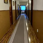 Motel M *